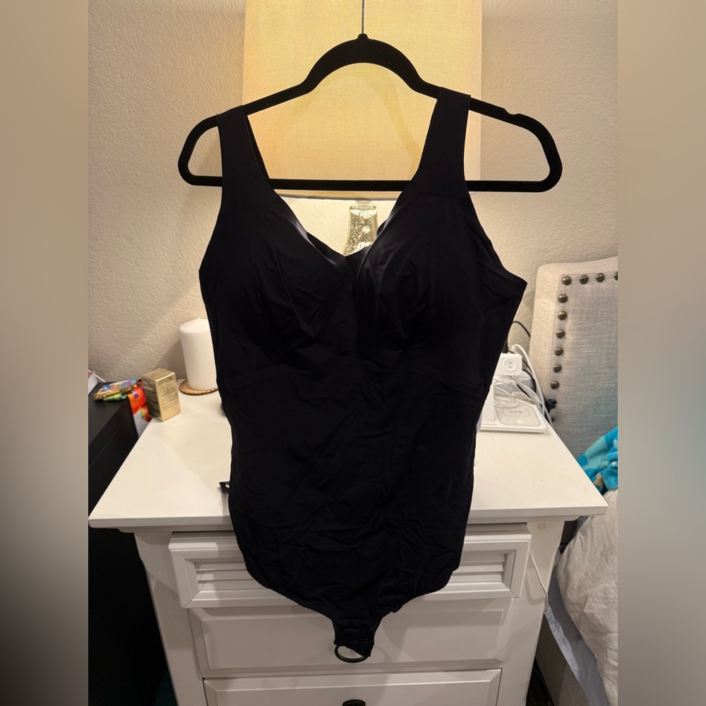Honeylove Black Shapewear Bodysuit - Picture 4 of 10